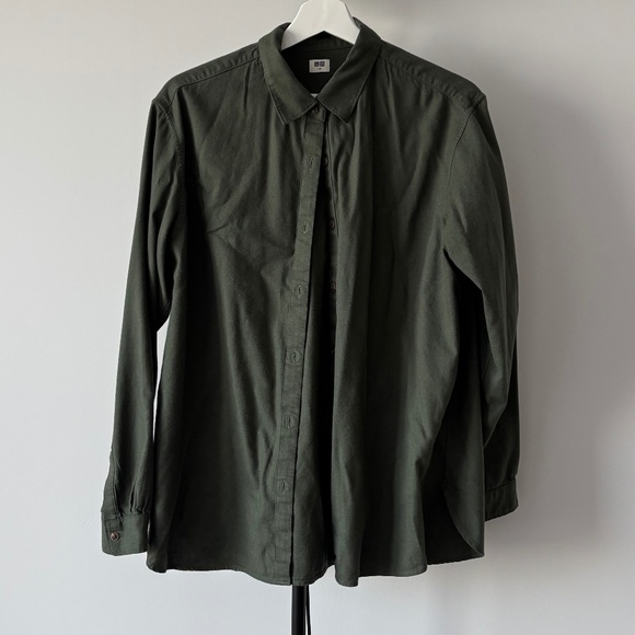 Green Uniqlo shirt - Picture 1 of 4